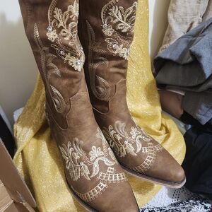 NEW Embroidered Brown Cowboy Boots With Lace & Rhinestone Embellishments